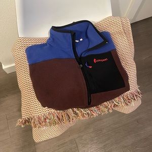 Cotopaxi pullover sweatshirt!